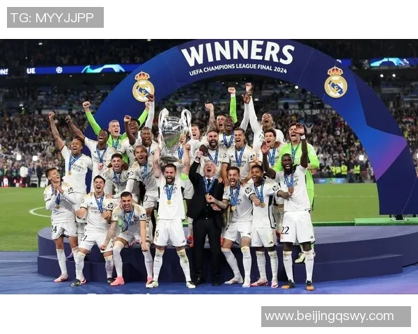 揭晓足球明星圈外女友的神秘面纱她们都是谁和他们的故事